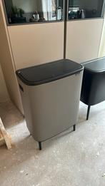 Brabantia Bo Touch Bin High 60 liter minerale concrete grey, Huis en Inrichting, Woonaccessoires | Prullenbakken, 50 tot 75 cm