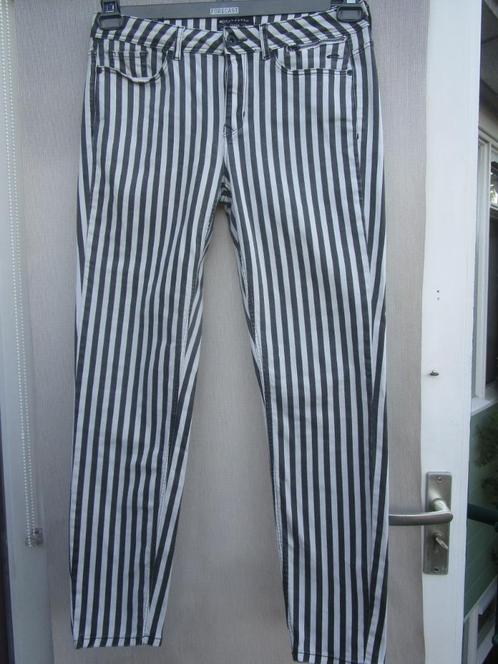 Broek EXPRESSO mt  38  gestreept  donkergrijs/wit, Kleding | Dames, Broeken en Pantalons, Nieuw, Maat 38/40 (M), Overige kleuren