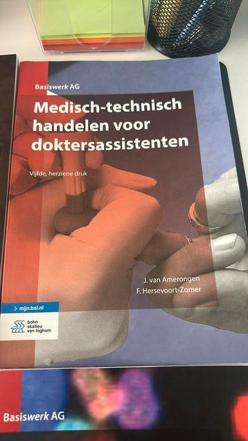 Totaalpakket boeken opleiding doktersassistente beschikbaar voor biedingen