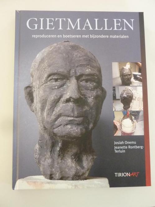 Gietmallen, Auteur: J. Onemu, Hobby en Vrije tijd, Pottenbakken, Zo goed als nieuw, Ophalen of Verzenden