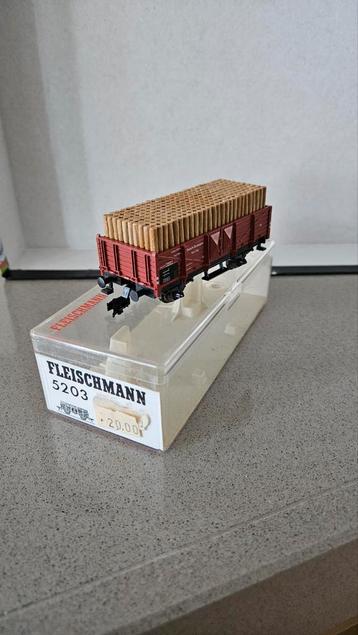 Diverse Fleischmann wagonetjes en ketelwagons te koop. beschikbaar voor biedingen