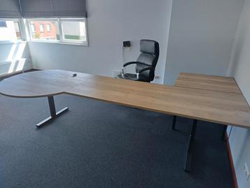Bureau XXL Buro 3.15 mtr. + rond vergader-deel... beschikbaar voor biedingen