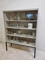 Vintage laboratorium kast met glazen schuifdeuren, Huis en Inrichting, Gebruikt, Ophalen
