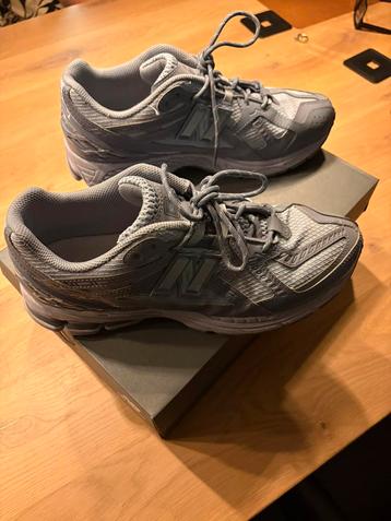 New Balance sneakers maat 43 beschikbaar voor biedingen