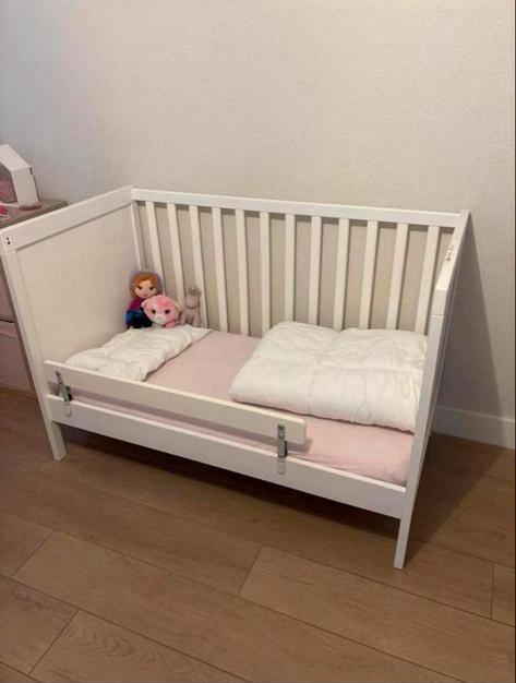 IKEA Sundvik Ledikant met Zijsteun, Kinderen en Baby's, Kinderkamer | Bedden, Gebruikt, 140 tot 160 cm, 70 tot 85 cm, Lattenbodem