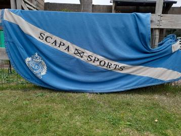 Fleecedeken scapa, blauw 195, ook in rood 185 beschikbaar voor biedingen