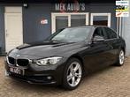 BMW 3-serie 318i Essential|Navi|Cruise|Trekhaak|Nap|Topstaat, Automaat, Bruin, Origineel Nederlands, Bedrijf