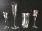 4 verschillende glazen gegraveerd jaren 50 uit 1 serie, Antiek en Kunst, Antiek | Glas en Kristal, Ophalen of Verzenden