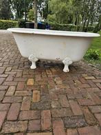Vintage badkuip gietijzer op sierlijke pootjes., Huis en Inrichting, Badkamer | Complete badkamers, Ophalen, Gebruikt