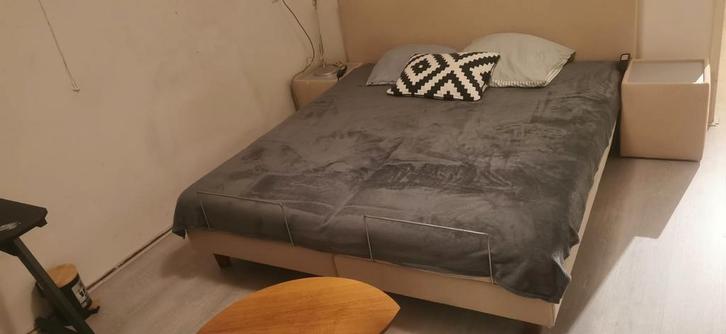 Kamer te huur in Rotterdam Centrum 5 min vn Centraal station, Huizen en Kamers, Kamers te huur