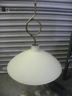 Hanglamp met messing krul en gele glazen schaal, Huis en Inrichting, Lampen | Hanglampen, Ophalen of Verzenden, 'T Olde Gre-j