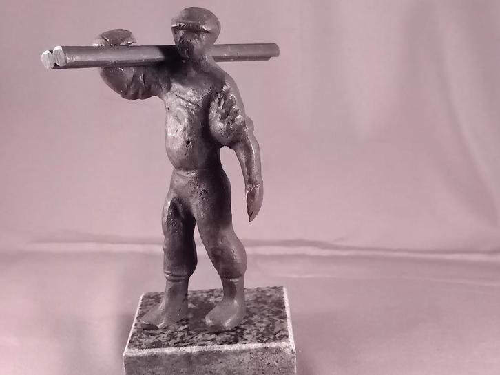 Bronzen beeldje van Marlies Noordkamp "de steigerbouwer", Verzamelen, Beelden en Beeldjes, Zo goed als nieuw, Mens, Ophalen of Verzenden