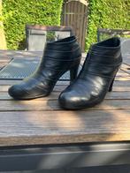 GEZOCHT UNISA RIFA leren enkellaarsjes mt 38, Kleding | Dames, Zwart, Lage of Enkellaarzen, Ophalen of Verzenden, Zo goed als nieuw