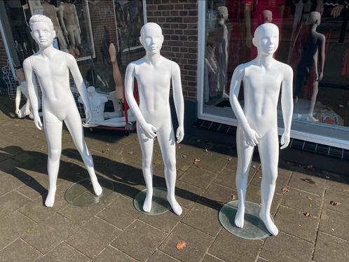 GLOSSY KINDER ETALAGEPOPPEN PASPOP ETALAGEFIGUREN MANNEQUINS, Kinderen en Baby's, Overige Kinderen en Baby's, Gebruikt, Ophalen of Verzenden