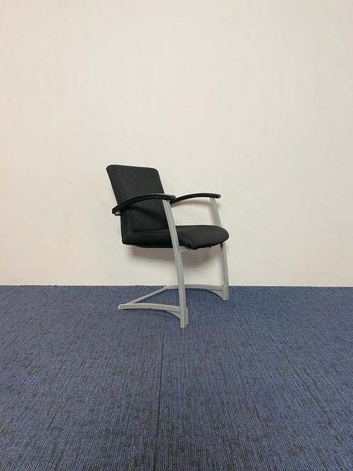 5 x Vergaderstoel Kinnarps Arcus, nieuw zwart gestoffeerd, Huis en Inrichting, Stoelen, Gebruikt, Vijf, Zes of meer stoelen, Stof