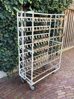 Oude broodkar uit bakkerij, Ophalen