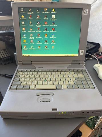 Toshiba Satellite Pro 430CDT / Windows 98 / Dock beschikbaar voor biedingen