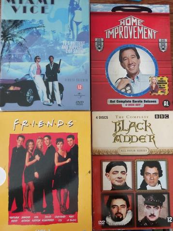 5 DVD boxen van bekende  TV series  beschikbaar voor biedingen