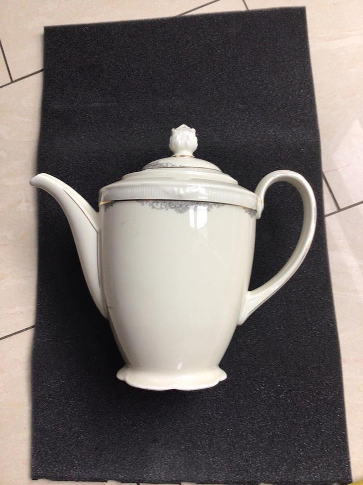 Thee of koffie pot, Bavaria, fijne decoratie, gouden rand, Antiek en Kunst, Antiek | Servies los, Ophalen of Verzenden