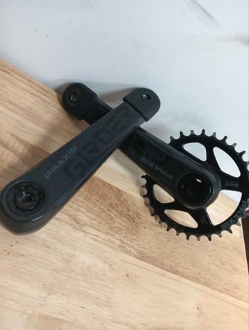 PRAXIS CRANKSET  CARBON  beschikbaar voor biedingen