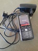 Sony Ericsson mobiel met oplader., Telecommunicatie, Mobiele telefoons | Sony, Gebruikt, Ophalen of Verzenden, Overige systemen