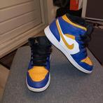 Air Jordan 1 Mid Lakers maat 36, Ophalen, Zo goed als nieuw, Jongen of Meisje, Schoenen