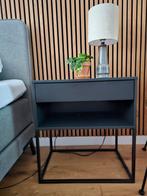 2x Ikea Vikhammer Nachtkastje, Ophalen, Metaal of Aluminium, 55 tot 70 cm, Zo goed als nieuw