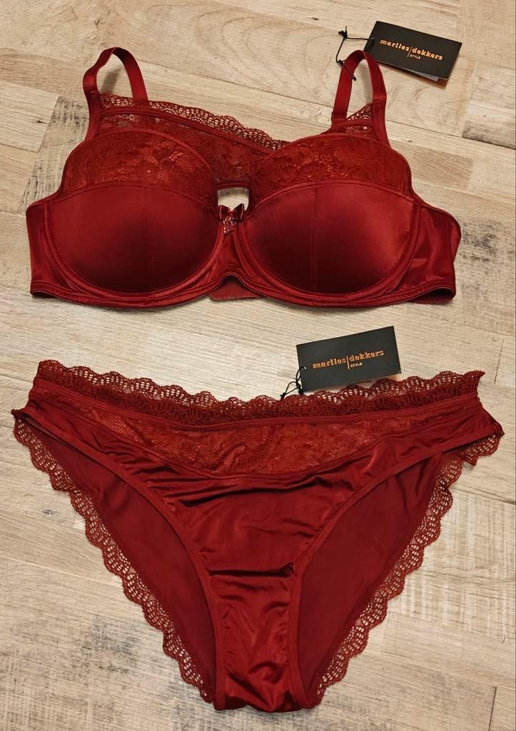 Marlies Dekkers lingerie set 85C/M - Nieuw!, Kleding | Dames, Badmode en Zwemkleding, Nieuw, Overige typen, Rood, Ophalen of Verzenden