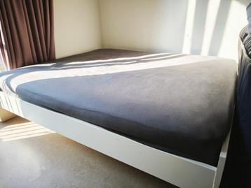 FREE Double Bed (200x160cm) - Frame + Mattress beschikbaar voor biedingen