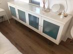 Dressoir wit met glazen deurtjes, Huis en Inrichting, Kasten | Dressoirs, Ophalen, Zo goed als nieuw, 25 tot 50 cm