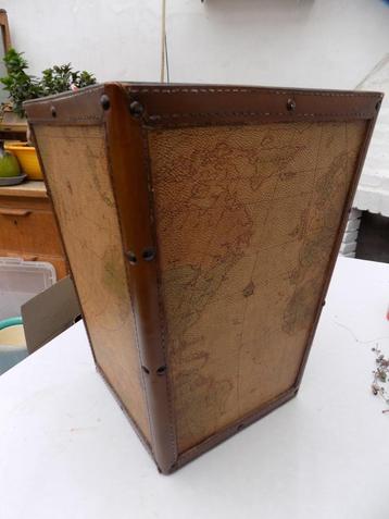Prullenbak met landkaart vintage retro brocante countrystyle beschikbaar voor biedingen