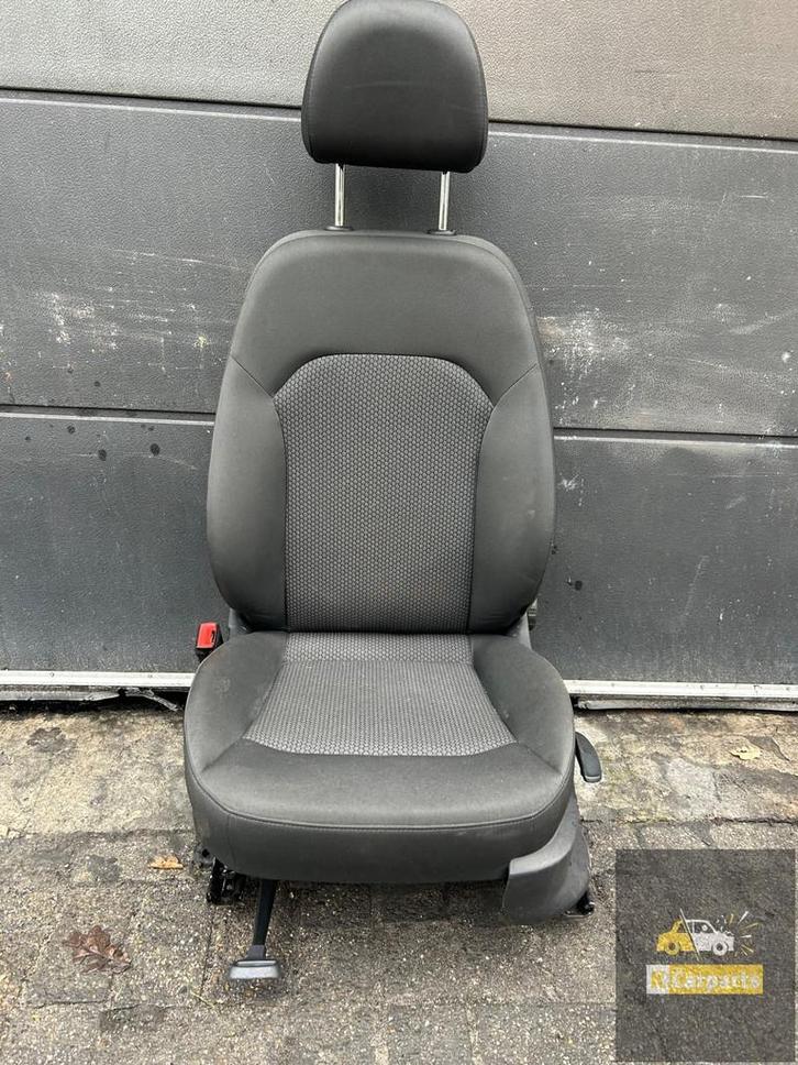 Audi A1 8X 2010-2018 Links voor origineel, Auto-onderdelen, Interieur en Bekleding, Audi, Gebruikt, Ophalen of Verzenden