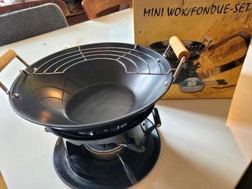 Mini wok-/ fondue
set • Ø 22cm beschikbaar voor biedingen