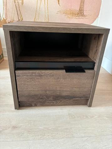 Nachtkastje 2x hout industrieel beschikbaar voor biedingen