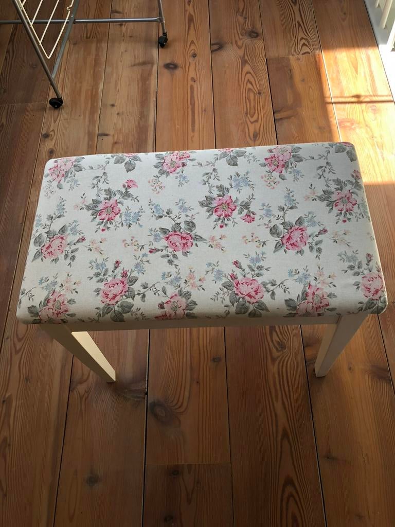 Brocante bijzettafel, klep bekleed met Greengste stof, Ophalen, Minder dan 50 cm, Zo goed als nieuw, Stof