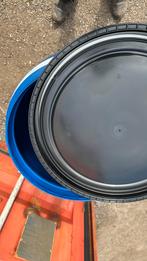 Nieuwe 220 liter tonnen/vaten, Ophalen, Met kraantje, Z, Zo goed als nieuw