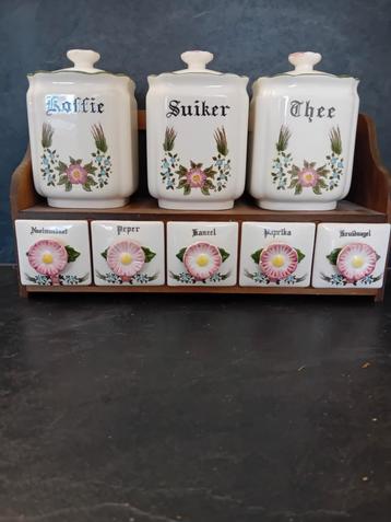 Vintage Kruidenrek met Potjes beschikbaar voor biedingen