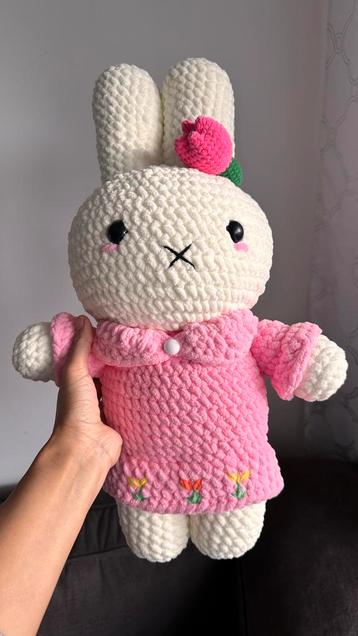 Handgemaakte Jumbo Nijntje Knuffel beschikbaar voor biedingen