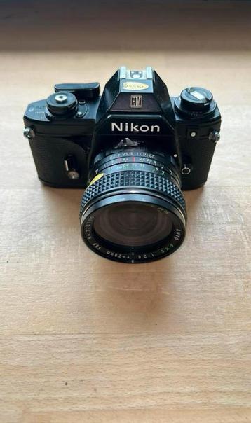 Nikon EM + Pallas 28mm & Tokina 35-105mm lens beschikbaar voor biedingen