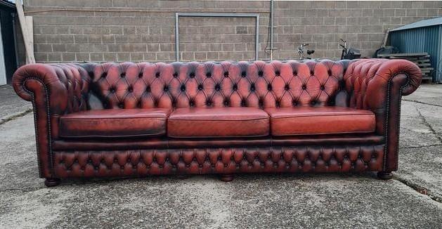 3,5 zits XL Chesterfield bank van Springvale oxblood 240cm, Huis en Inrichting, Banken | Bankstellen, Gebruikt, Rechte bank, Overige maten