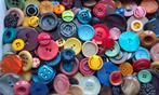 300 nieuwe knopen, Hobby en Vrije tijd, Naaien en Fournituren, Ophalen of Verzenden, Nieuw, Knoop of Knopen