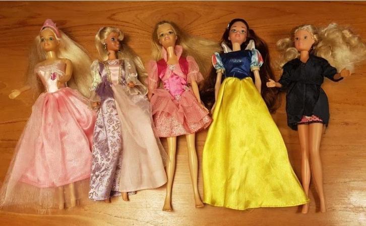 Leuke Barbie set met voertuigen, Kinderen en Baby's, Speelgoed | Poppen, Zo goed als nieuw, Barbie, Ophalen of Verzenden
