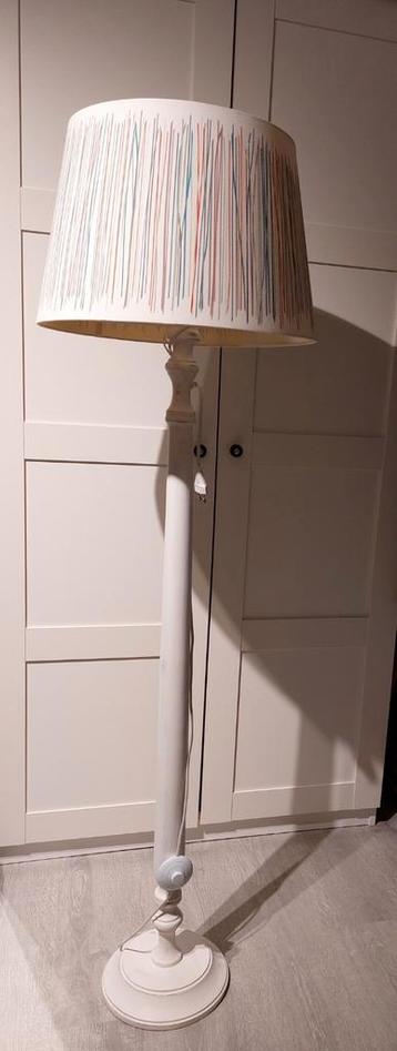 Vloerlamp ongeveer 150 hoog