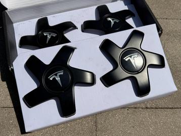 Tesla wheel cap kit / Naafdoppen beschikbaar voor biedingen