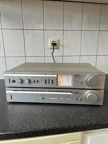 Akai stereo set AT-K11 versterker met AM-U11 tuner .  beschikbaar voor biedingen