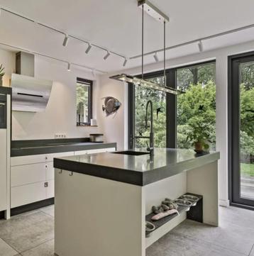 Plafondlamp beschikbaar voor biedingen