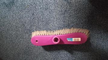 Roze Borstel beschikbaar voor biedingen