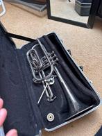 Bes-trompet met koffer, Muziek en Instrumenten, Blaasinstrumenten | Trompetten, Ophalen of Verzenden, Gebruikt, Bes-trompet, Met koffer