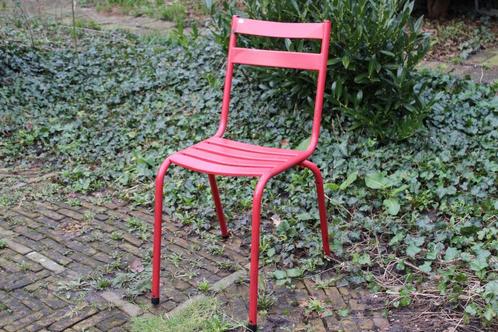 Brocante - Twee fijne Vintage stoelen!, Huis en Inrichting, Stoelen, Gebruikt, Twee, Hout, Kunststof, Metaal, Rood, Ophalen