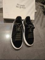 Alexander MQueen maat 37. Zo goed als nieuw!, Kleding | Dames, Schoenen, Ophalen of Verzenden, Zo goed als nieuw, Zwart, Sneakers of Gympen